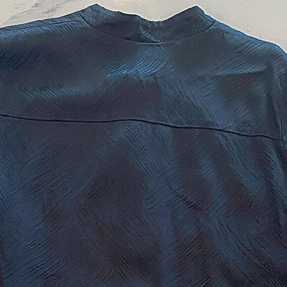 No Tag - HM, 6 button black bomber with black lining, patterned/textured, Size S - Picture 4 of 8